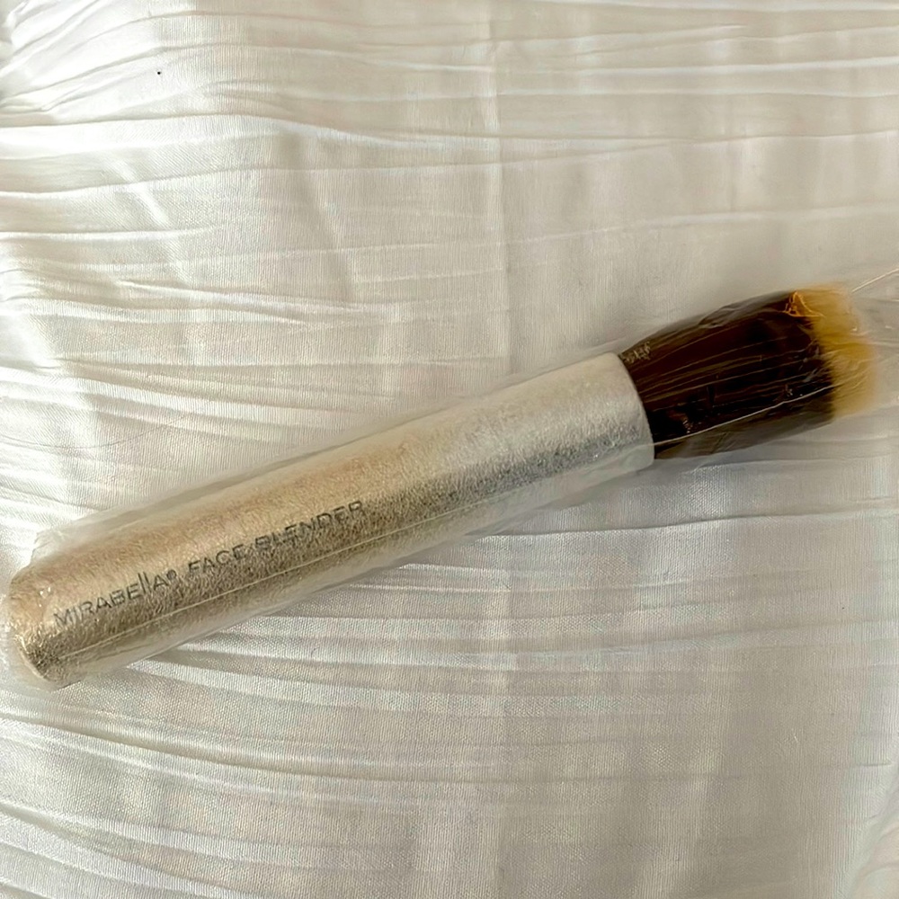 Mirabella Face Blender brush BRAND NEW!